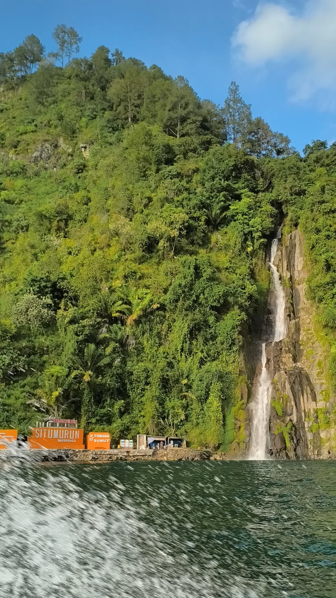 Air Terjun Situmurun di kawasan Danau Toba